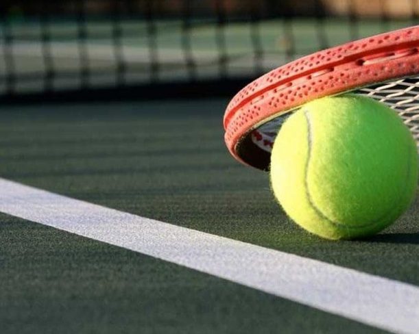 Lapangan tenis